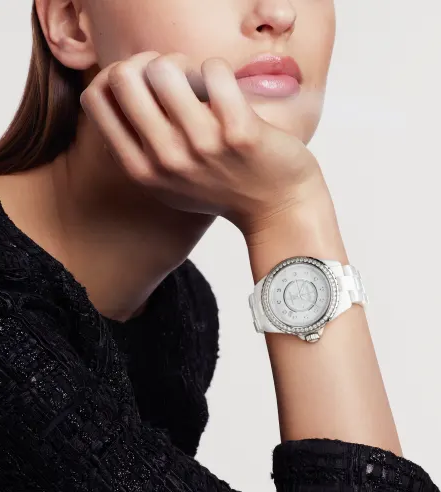 Montre J12 Lunette de Diamants Calibre 12.1, 38 mm - H7189