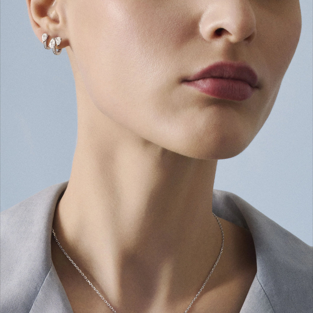 Boucle d'oreille serti sur vide en or blanc avec 3 diamants taille poire - ESV3AGWG0000R