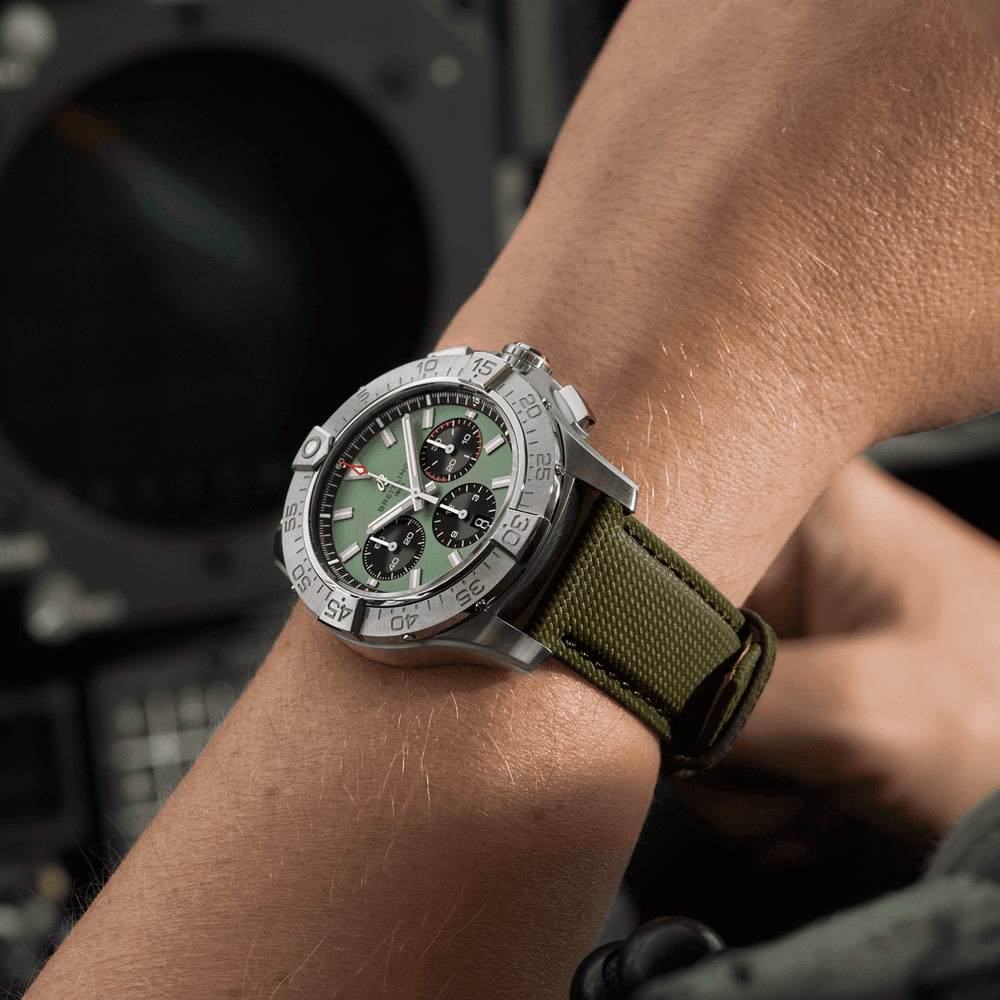 AVENGER B01 CHRONOGRAPH 44 - AB0147101L1X1