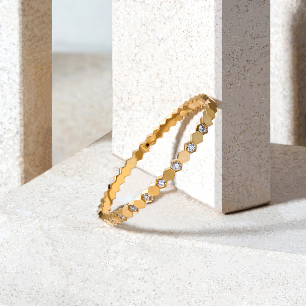 Bracelet Chaumet Bee My Love en or jaune semi pavé 